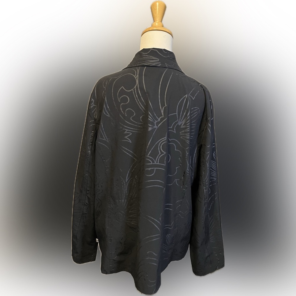 Chico’s Zenergy Embossed Black Floral Pattern Jacket size XL - Picture 3 of 14